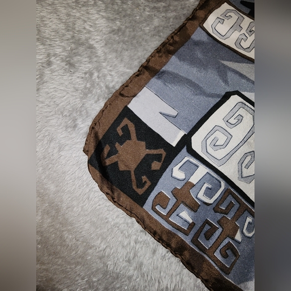 Givenchy Silk Scarf Vintage - Picture 2 of 16